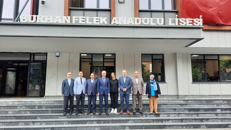 Kaymakamımız Adem YAZICI, Haftaya Burhan Felek Anadolu Lisesi'ni Ziyaret Ederek Başladı