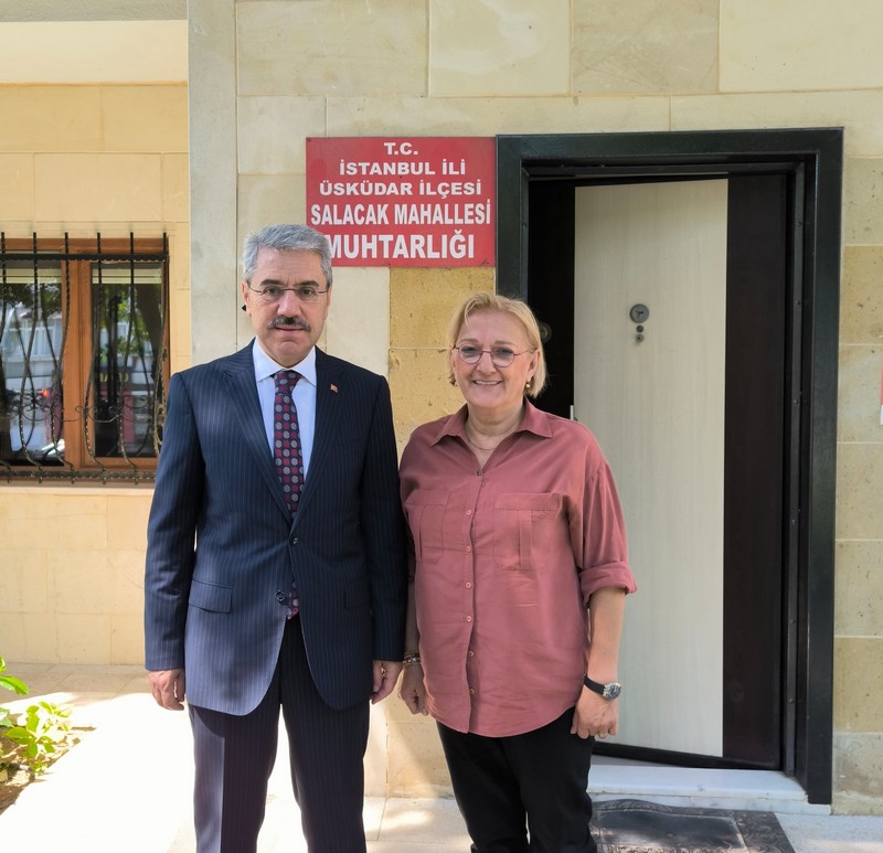 Kaymakamımız Adem Yazıcı, Salacak Mahallesi Muhtarı Naciye Yanat'ı Ziyaret Ederek Mahallemizin Sorunları Hakkında Bilgi Alışverişinde Bulundu